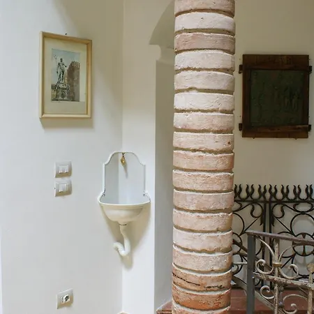 Antica Corte Bed and Breakfast Μαλτσεζίνε